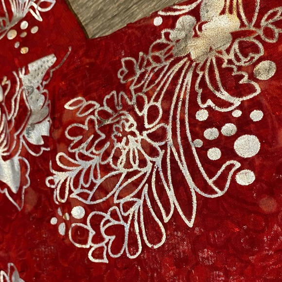 Red & Silver Sheet Floral Fabric by Jo-Ann - Picture 4 of 4